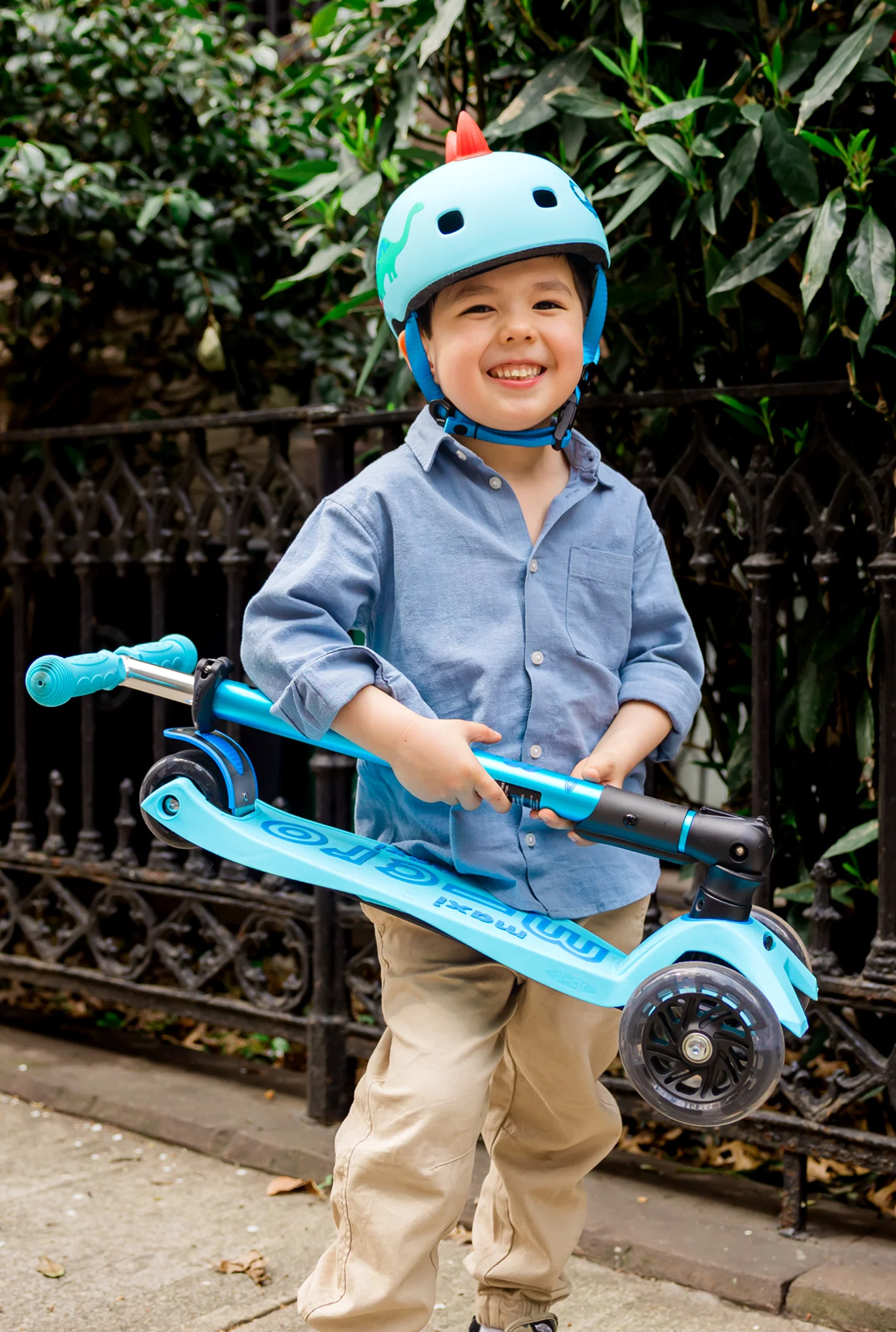 Micro Maxi Foldable LED Scooter - Image 14