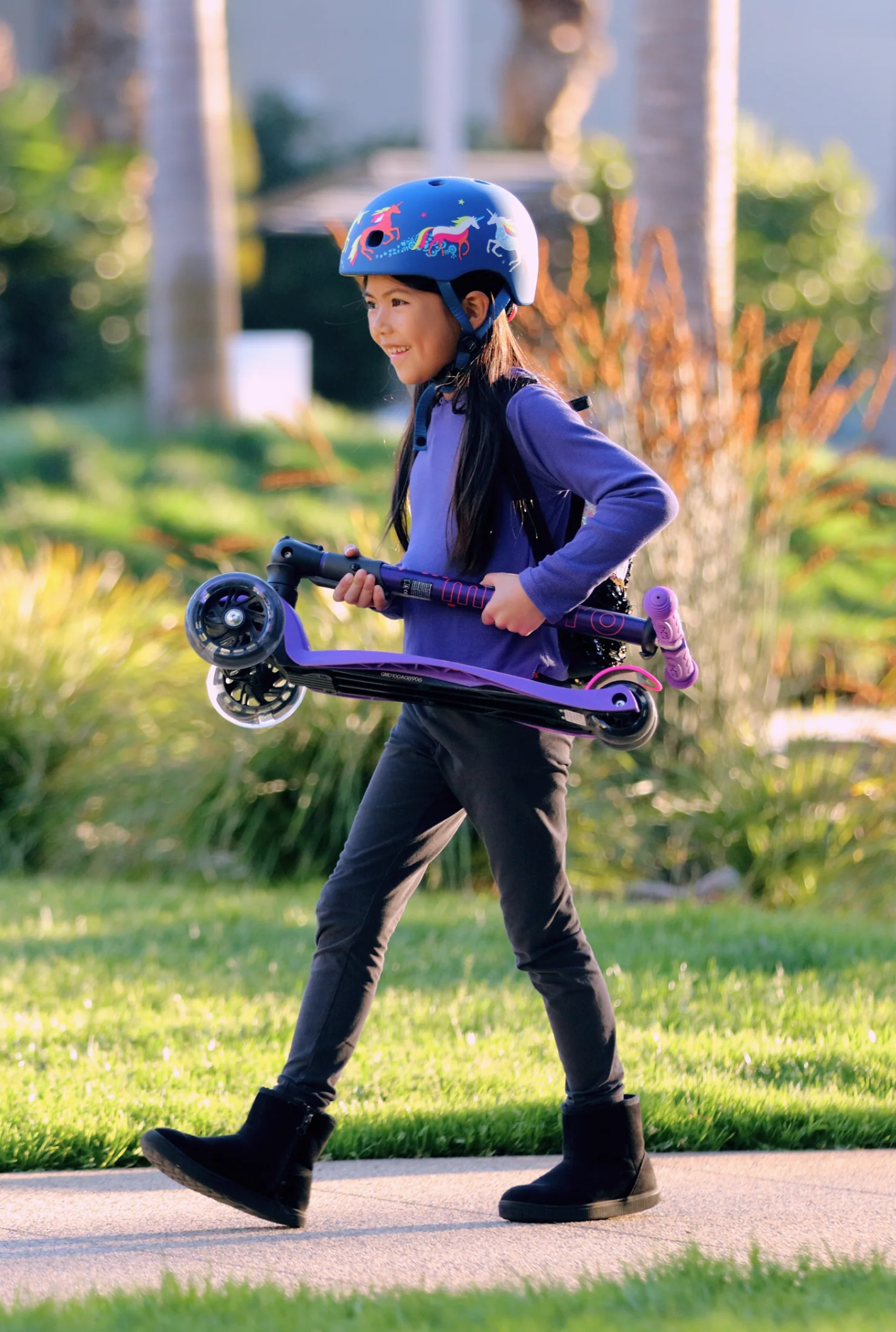 Micro Maxi Foldable LED Scooter - Image 18