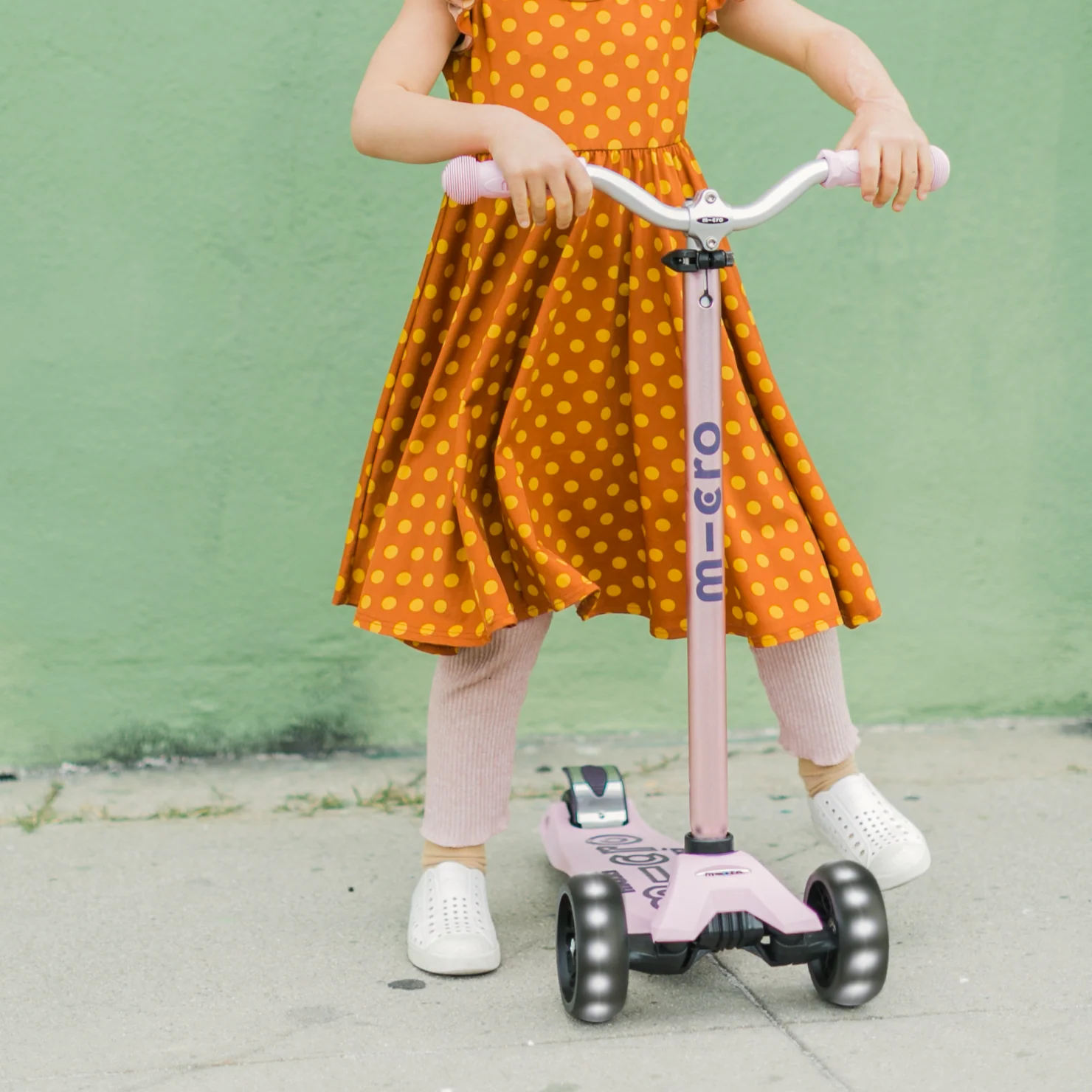 Micro Maxi Pro LED Scooter - Image 4