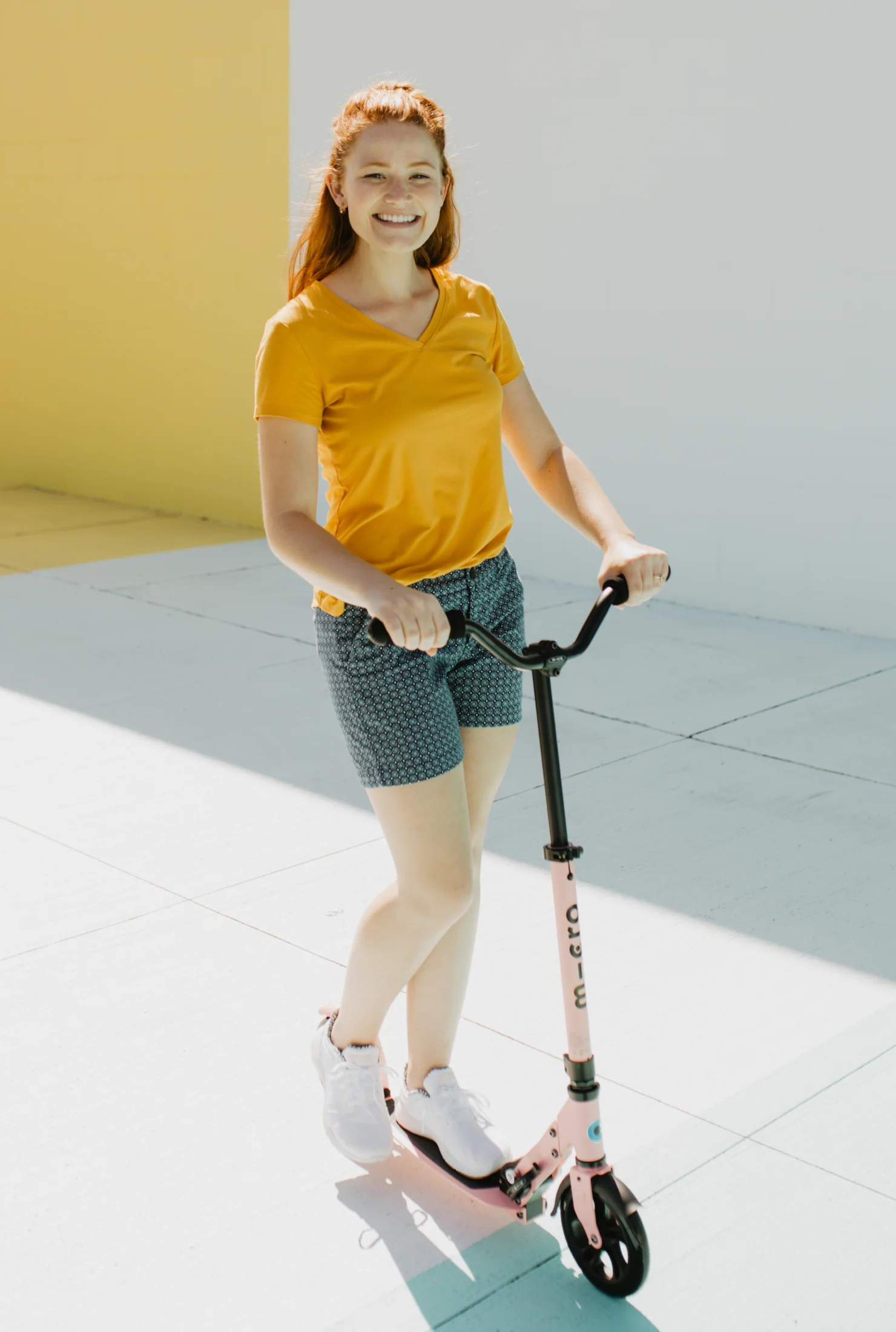 Micro Speed Deluxe Scooter - Image 6