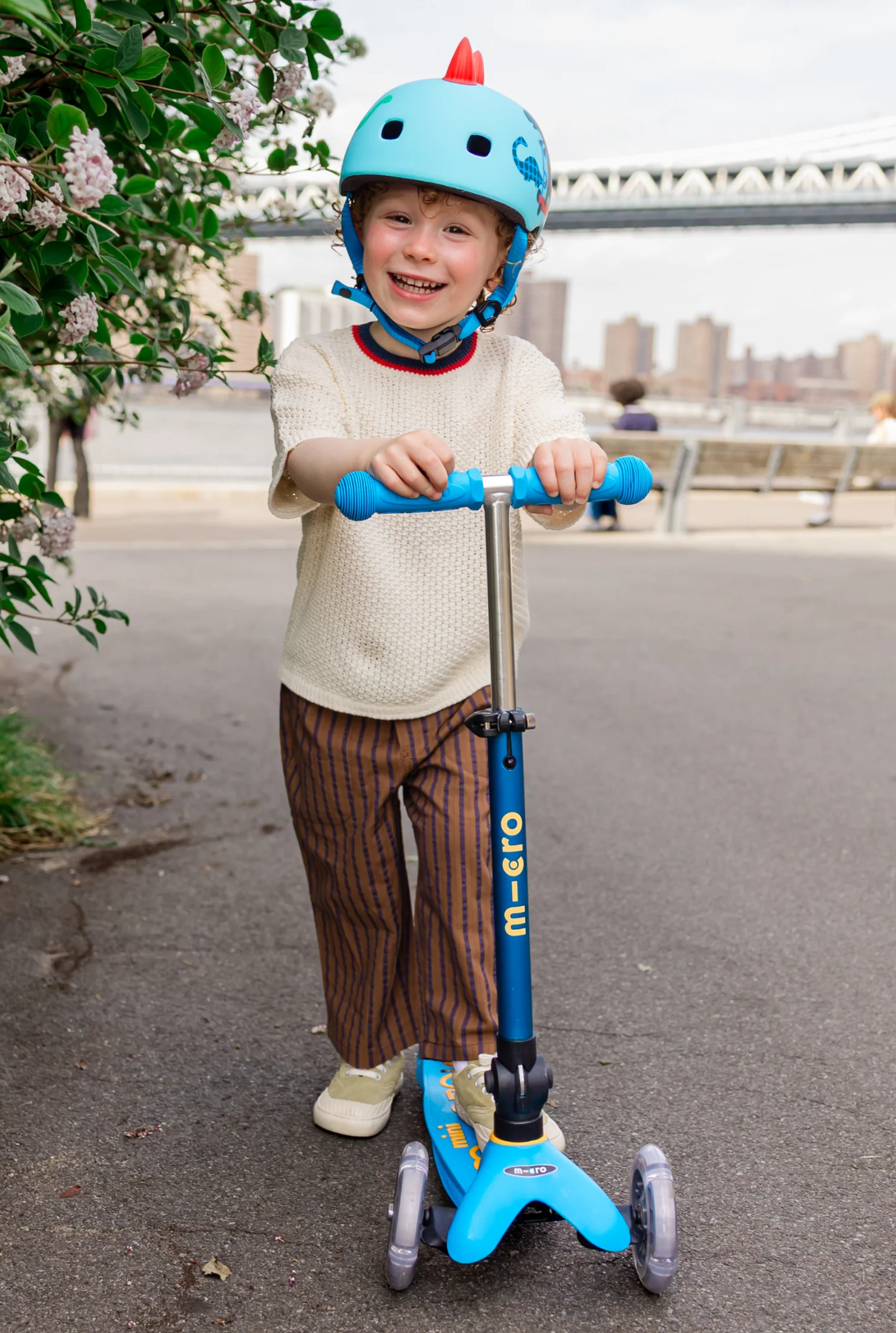 Micro Mini Foldable LED Scooter - Image 8